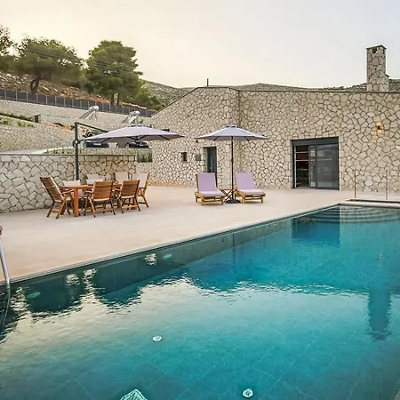 Iris Luxury Villas Βίλα Κερί