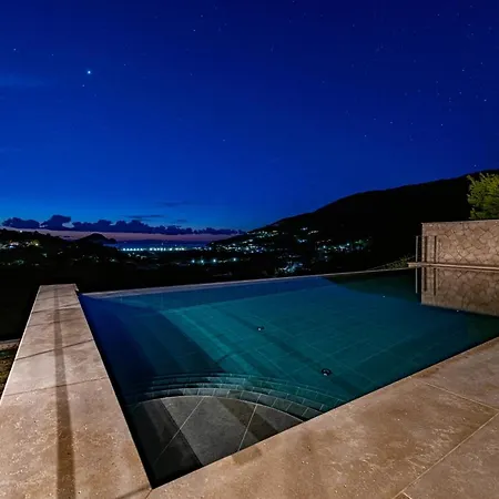 빌라 Iris Luxury Villas