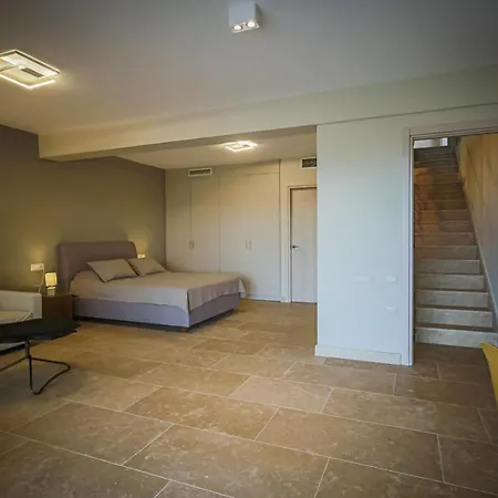 Iris Luxury Villas *